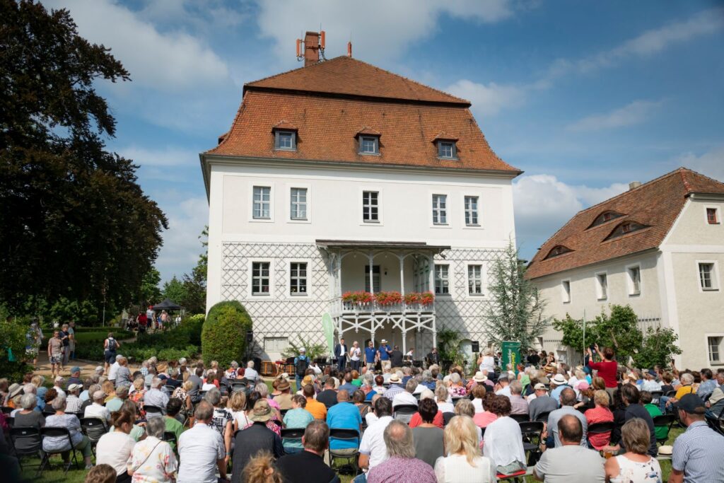 OPEN-AIR-KONZERT IM SCHLOSSPARK